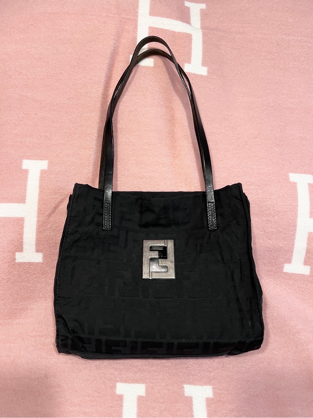 Fendi Black Jacquard FF Logo/silver Authentic! Well loved. Offers welcome! - Picture 5 of 11
